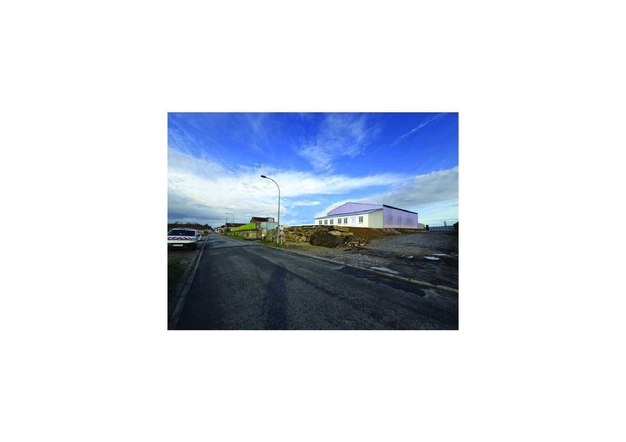 Bâtiment industriel, bureau et logement gardien